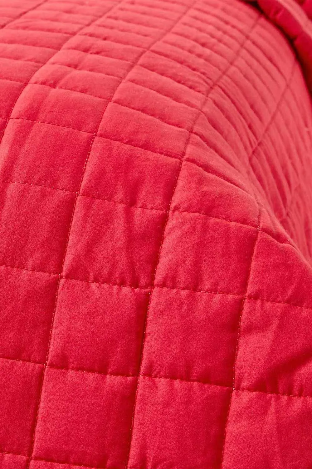 Homescapes Cotton Quilted Reversible Bedspread in Red 3