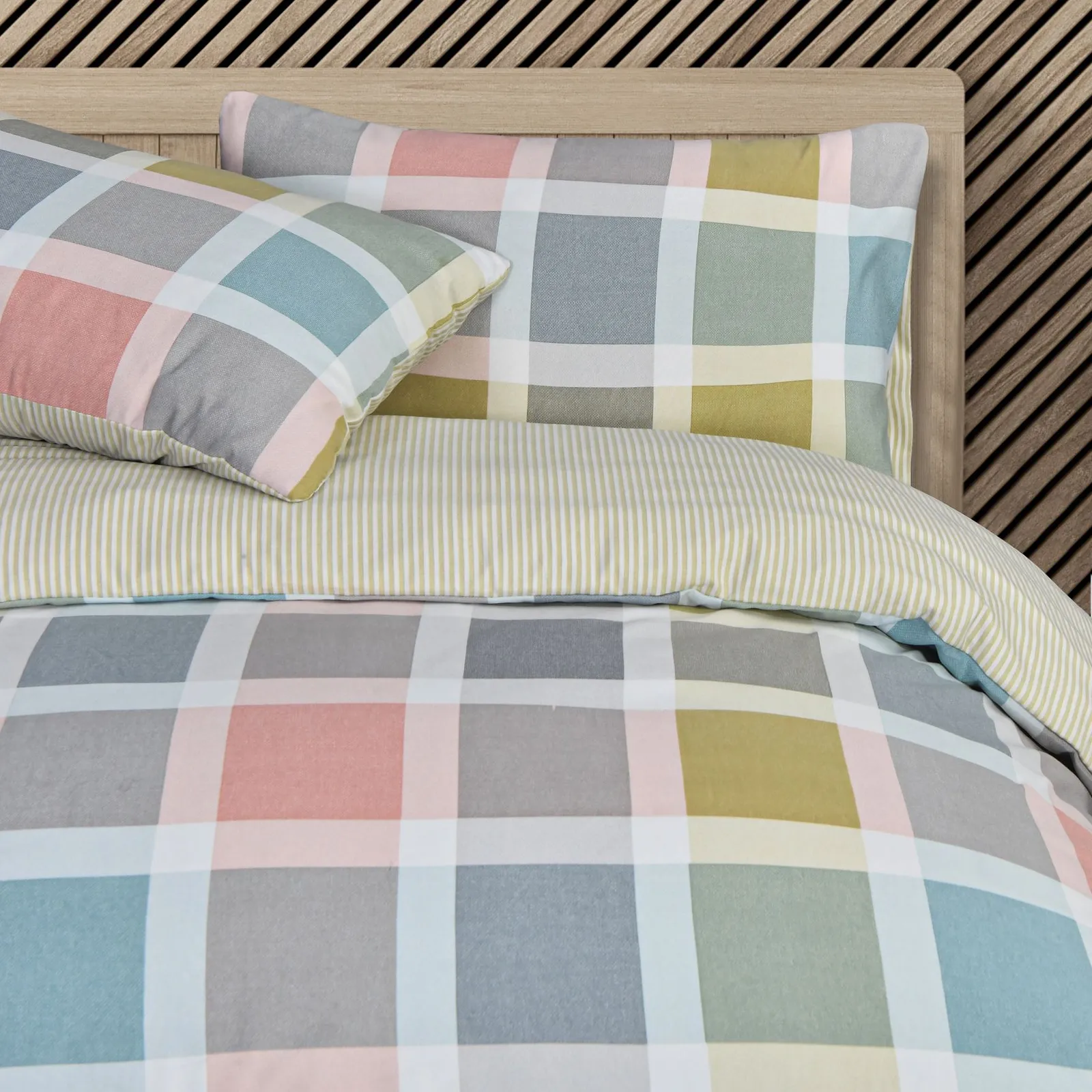 Smart LivingDouble Crosshatch Check Duvet Set, Multi 5