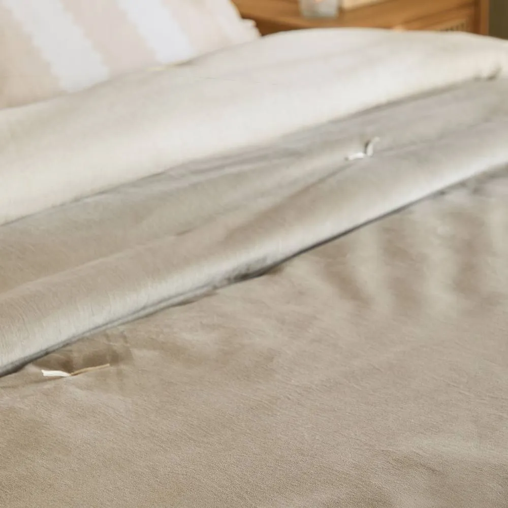 Wylder Edie 100% Cotton Velvet Bedspread in Natural 2
