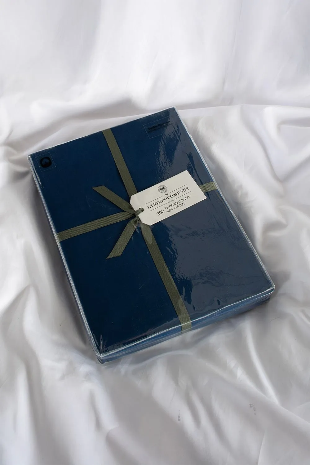 The Lyndon Company Luxury 100% Cotton 200 Thread Count Duvet Cover Set in Navy 4