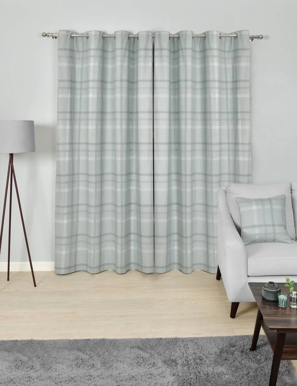 Smart Living Printed Check Eyelet Thermal Curtains - 2 Panels in Green 2