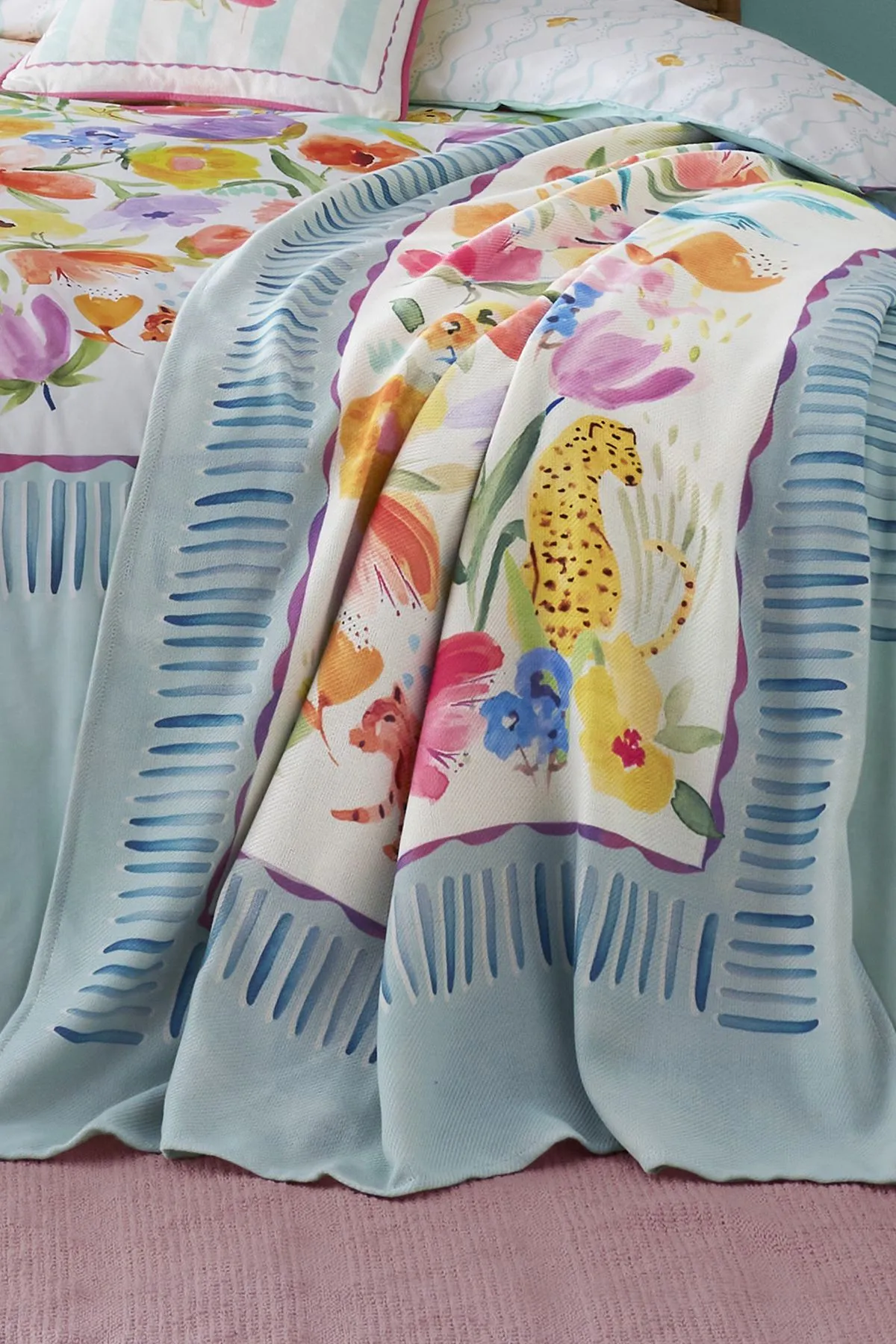 Appletree 'Festival' Tasselled Throw
