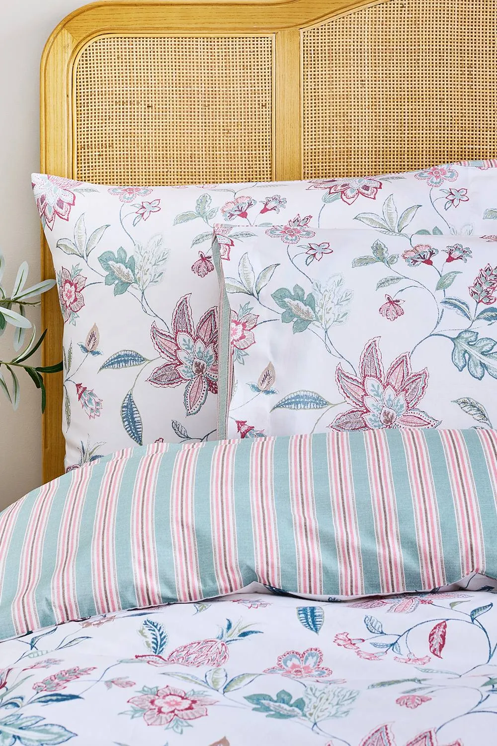 CHRISTY 'Kew' Floral Stripe Reversible Cotton Sateen Pillowcase Pair in Blue 3