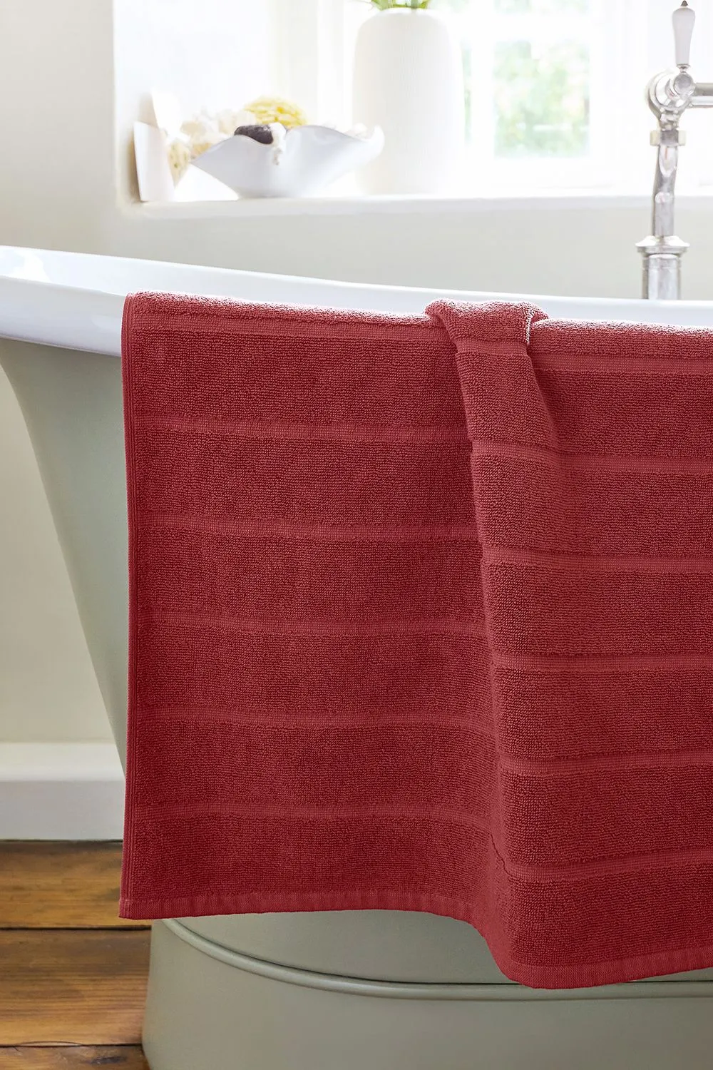 CHRISTY 'Signum' Heavyweight 100% Combed Cotton Bath Mat in Light Red