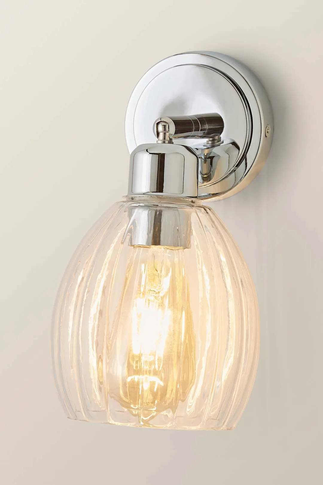 ValueLights Cheltenham Pair of Ribbed Glass Dome Spotlight Wall Lights with Bulbs in Metallic Silver 4