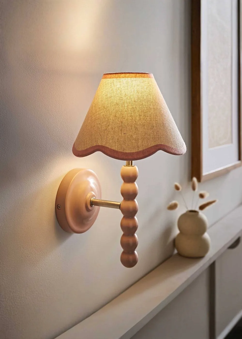 ValueLights Bobbins Rose Pink Bobble Wall Light & Linen Pastel Trim Lamp Shade in Pale Pink