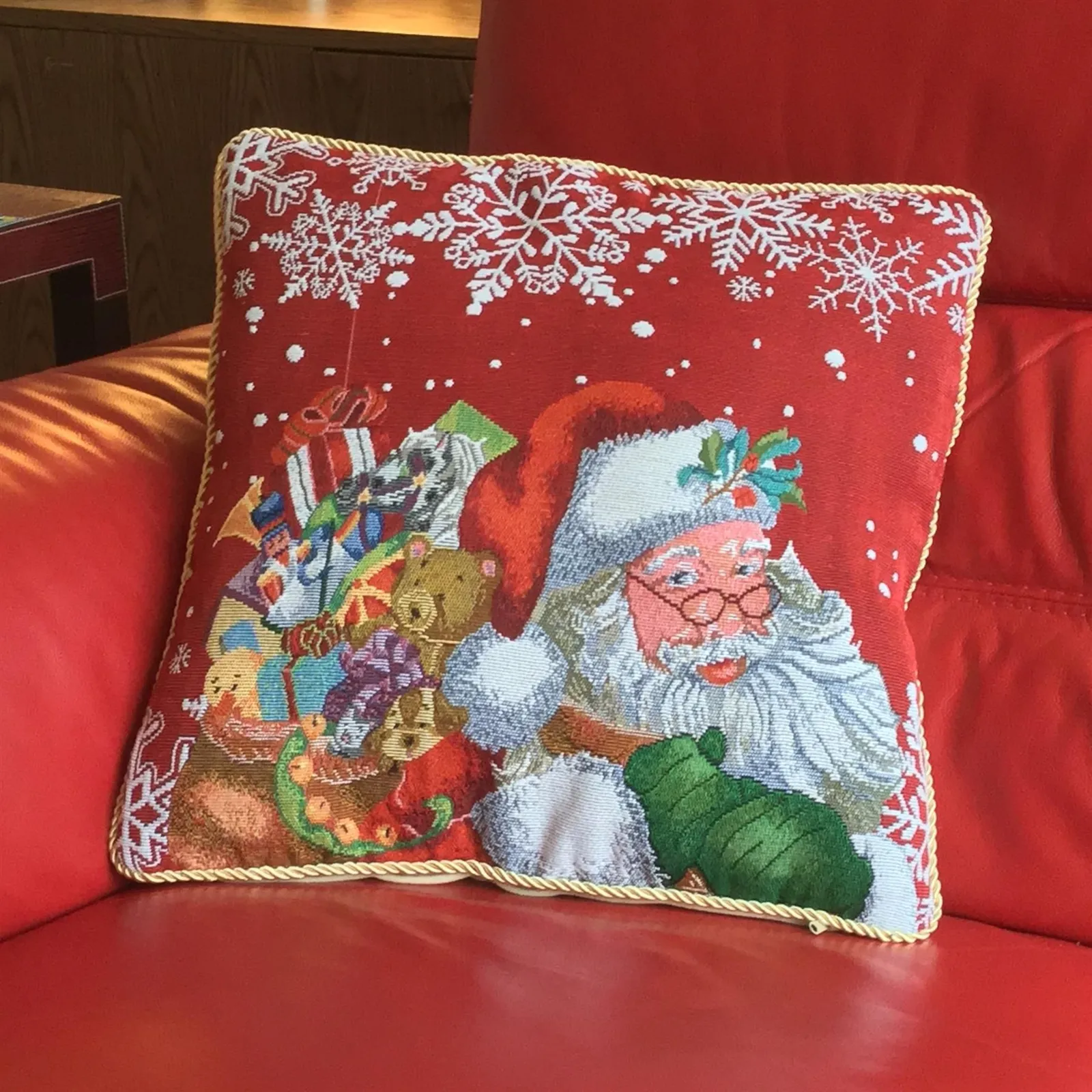 Luxury Living Christmas Gifts Decorative Cushion With Pad 45cm x 45cm in Red