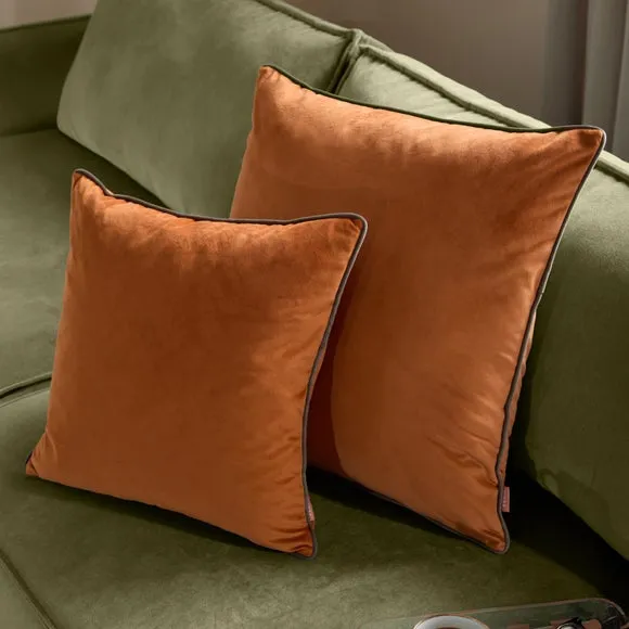 Furn. Square Cushion 5