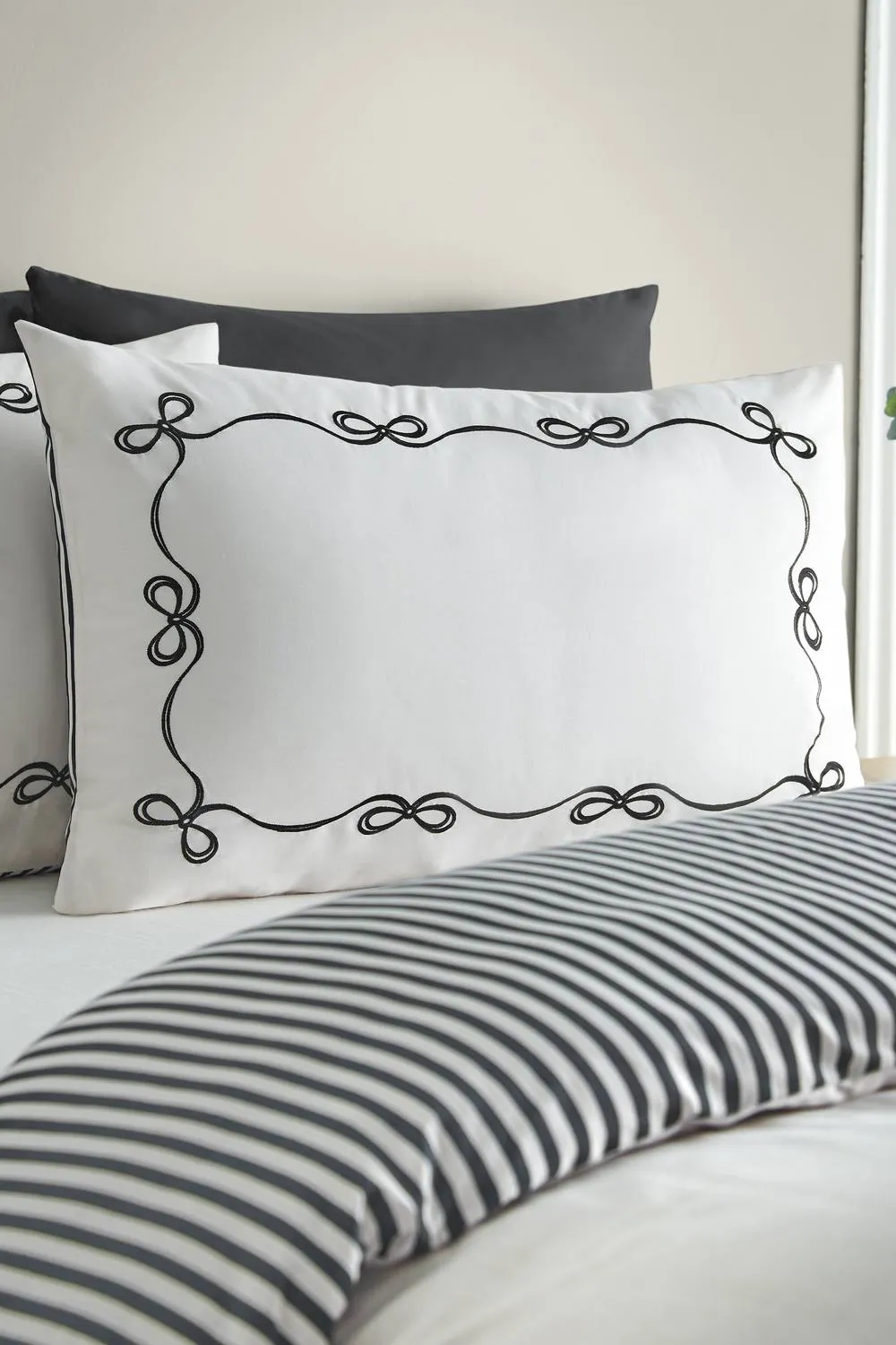 Catherine Lansfield Bow Embroidery Duvet Cover Set in Black 3