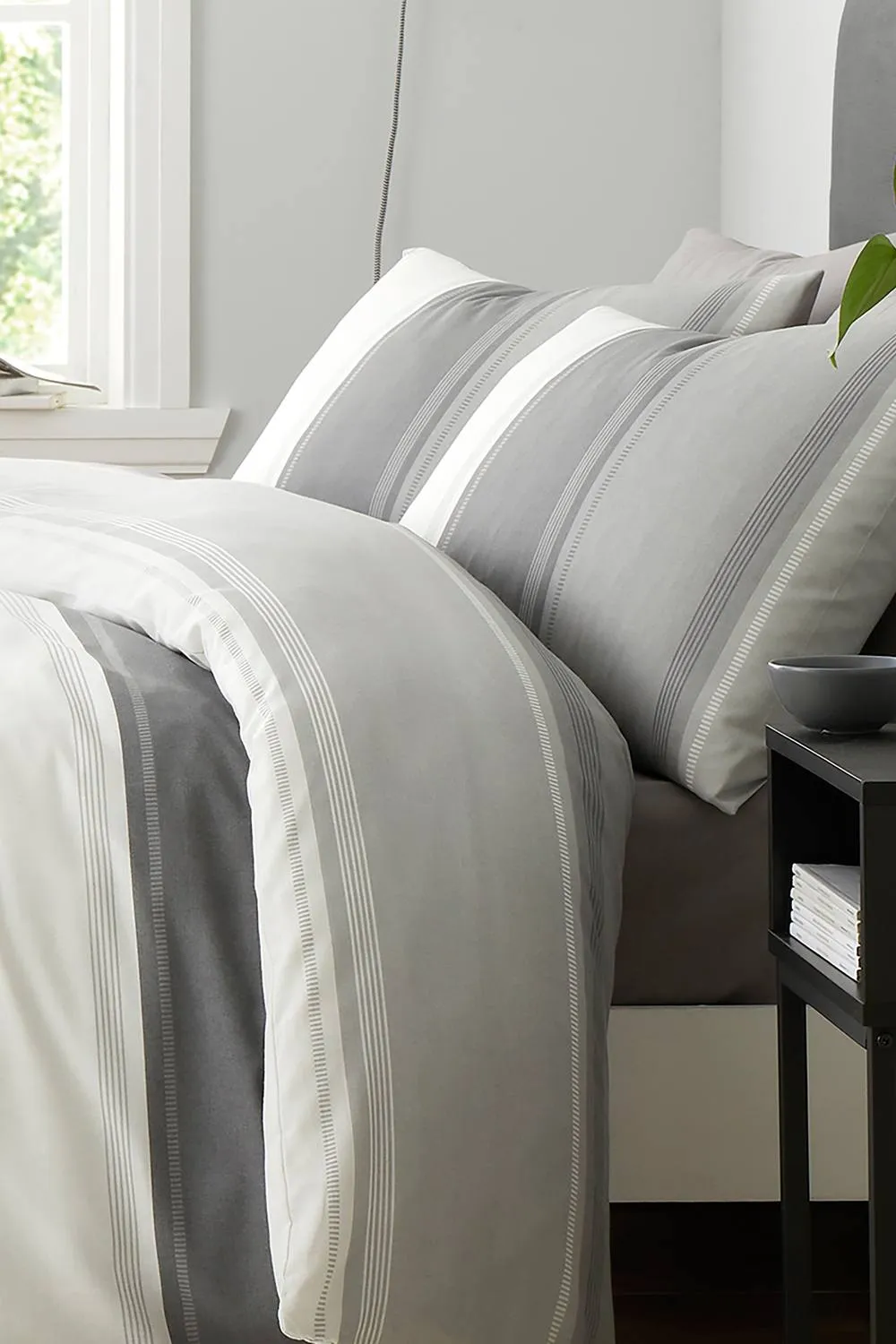 Fusion 'Betley' Classic Wide Stripe Duvet Cover Set in Grey 2