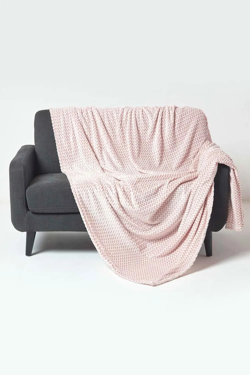 Homescapes Mora Faux Fur Velvet Throw in Pink