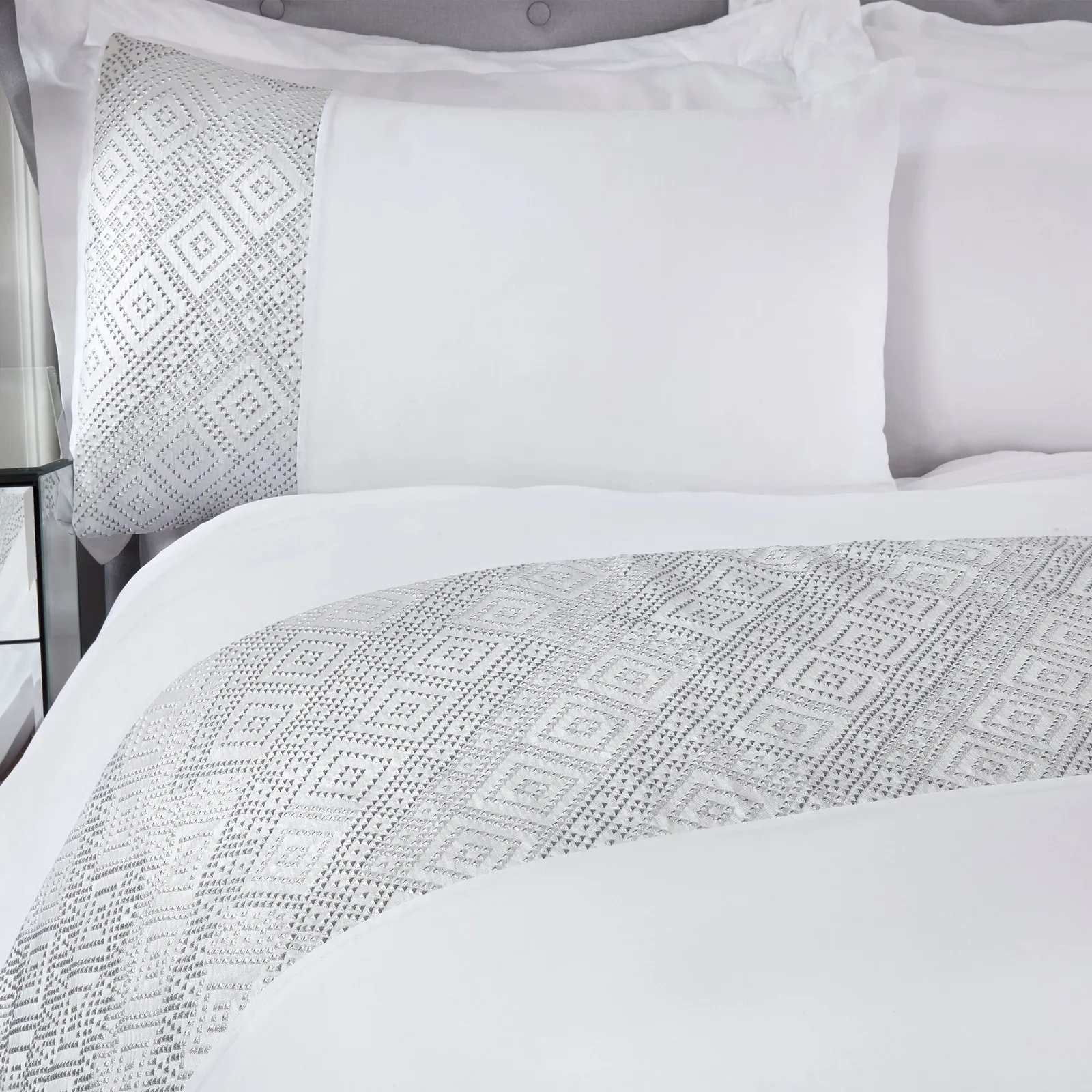 Smart Living 3D Geo Luxury Lurex Jacquard Cuff Panel Duvet Cover With Pillowcases in White 2