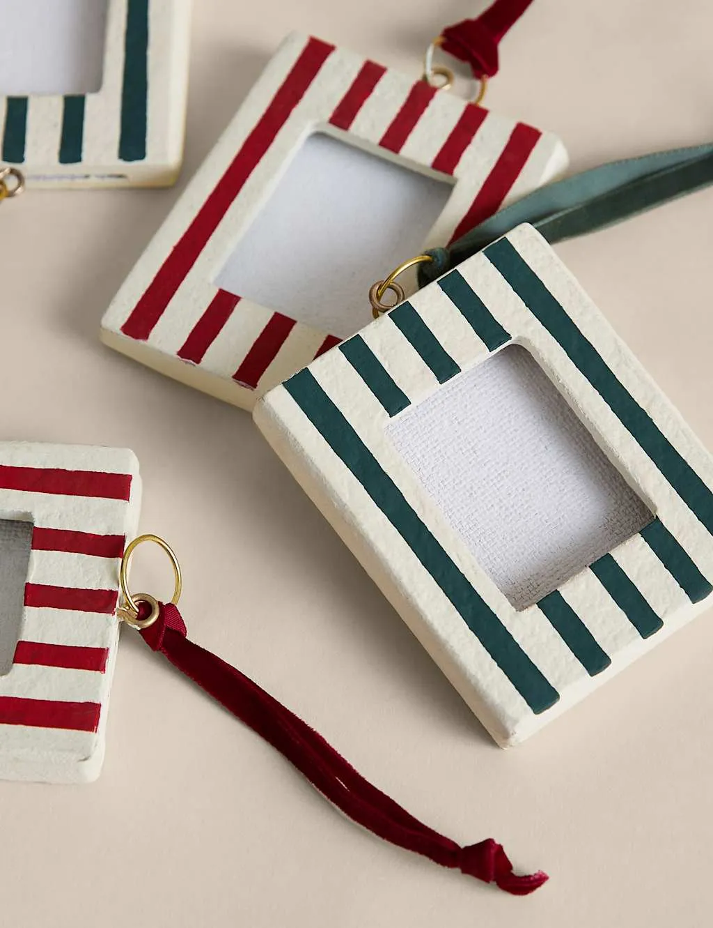 M&S 4 Pack Paper Hanging Striped Photo Frame Decorations Multi