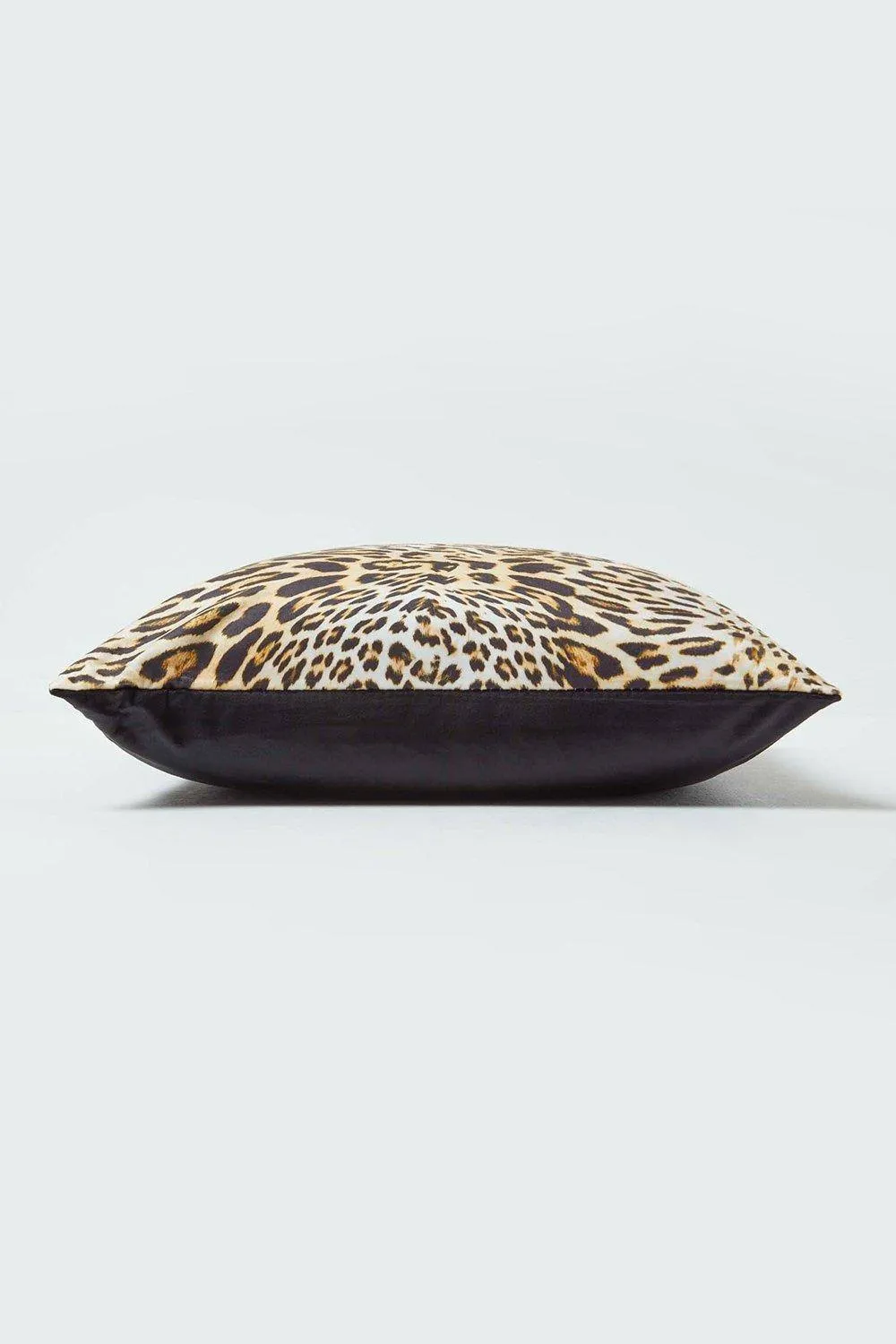 Homescapes Leopard Print Velvet Cushion 46 x 46 cm in Gold 4