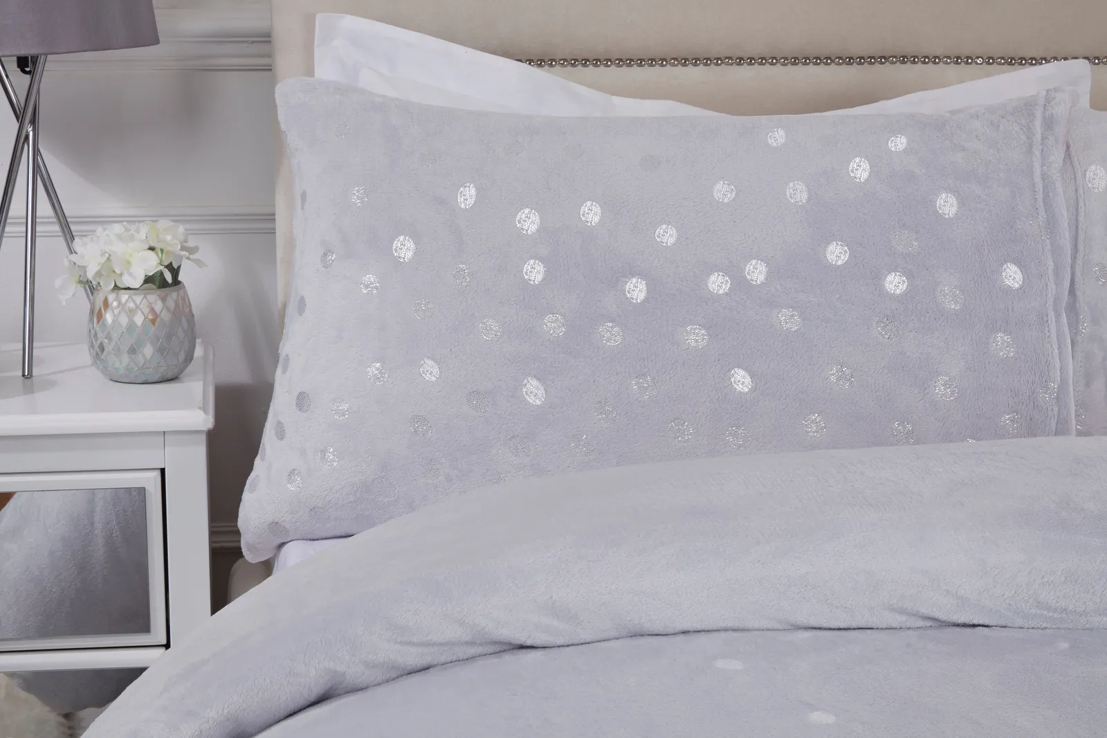 Smart Living Luxury Fleece Foil Polka Dot Duvet Cover with Pillowcases in Grey 2