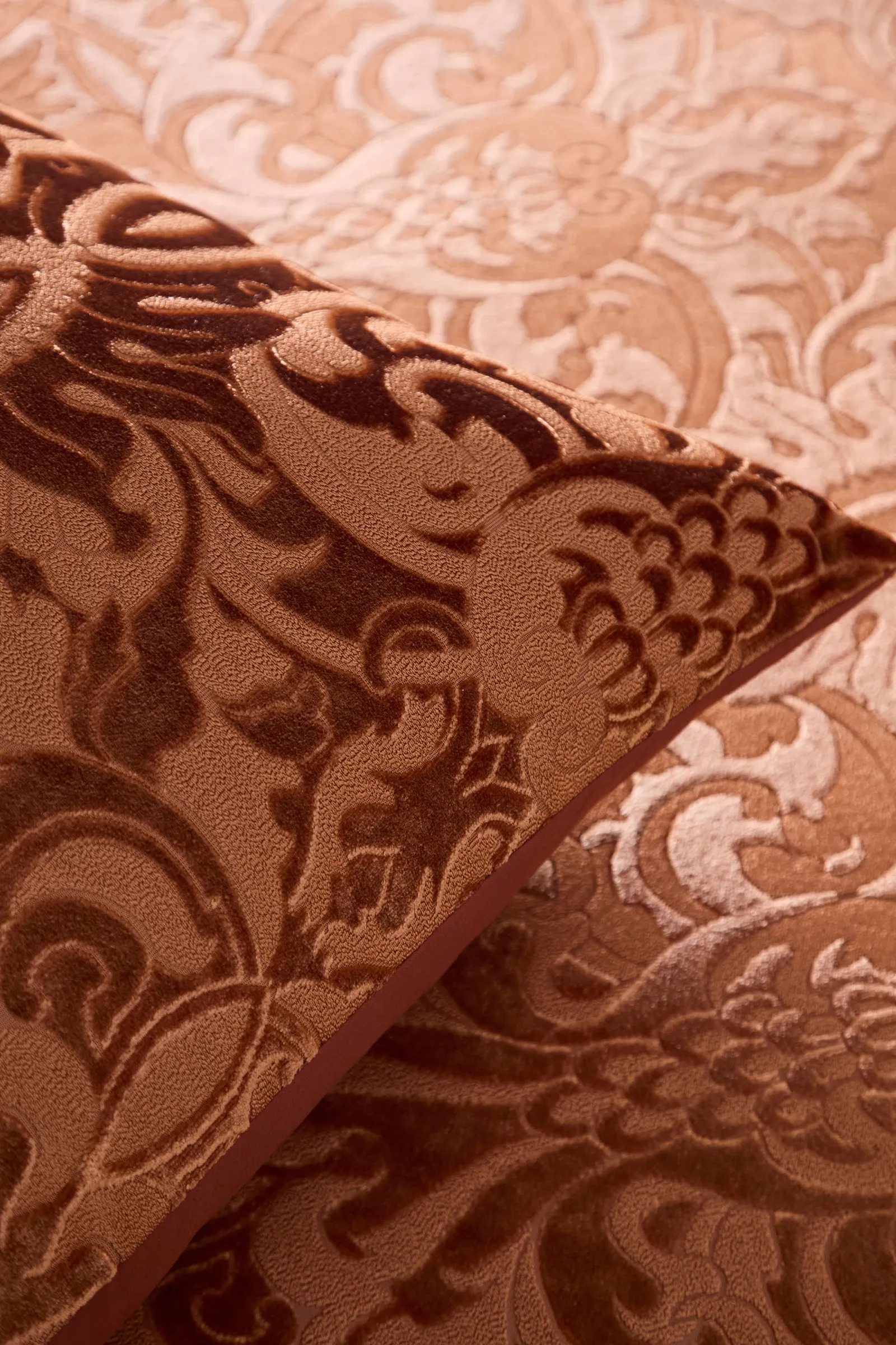 Laurence Llewelyn-Bowen 'Firenza' Damask Velvet Duvet Cover Set in Red 3