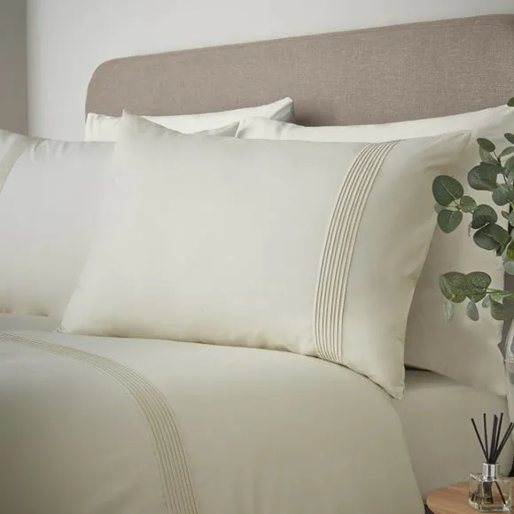 Catherine Lansfield Pintuck Easy Iron Polycotton Percale Duvet Cover & Pillowcase Set 3