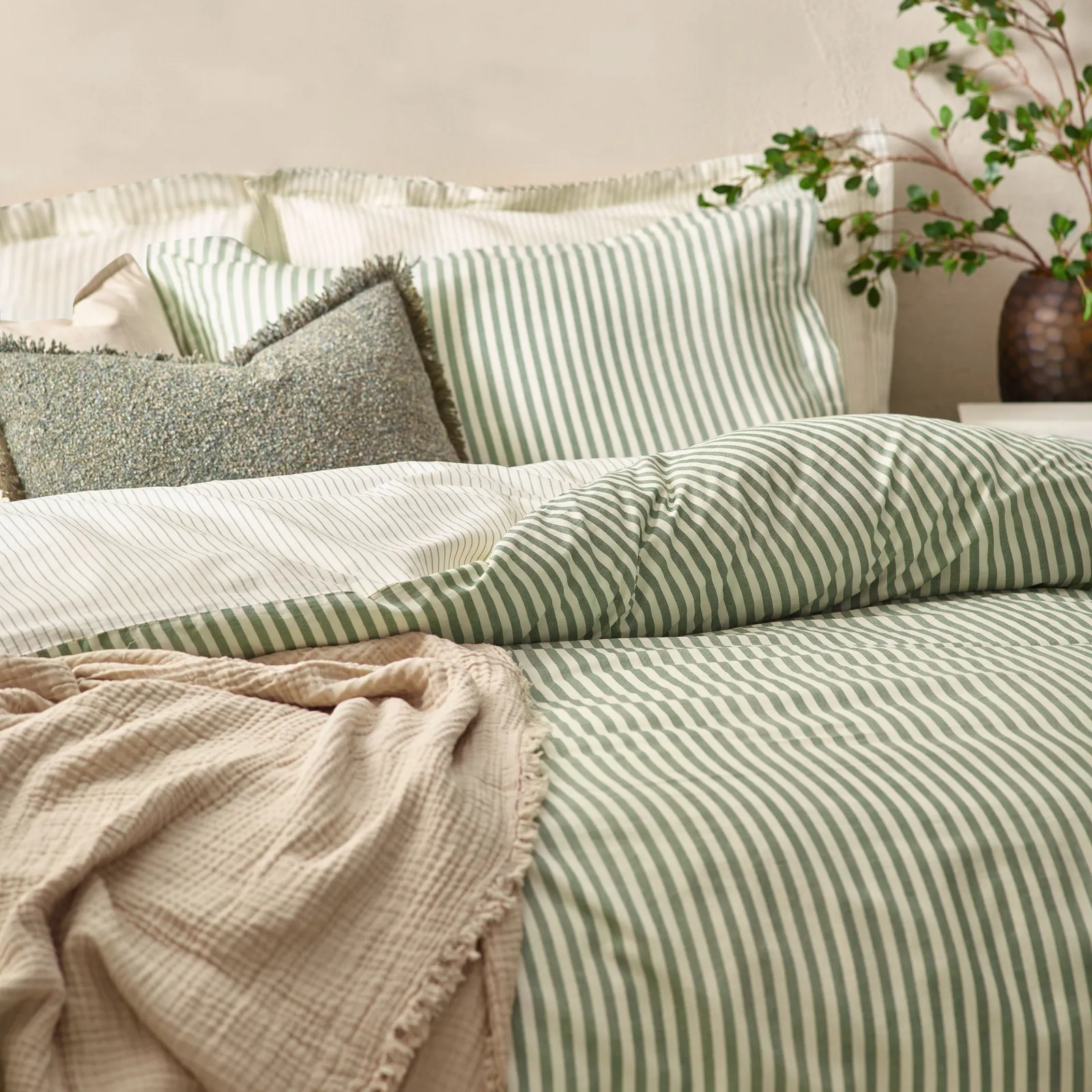 Yard Hebden Striped 100% Cotton Duvet Cover Set in Green 2