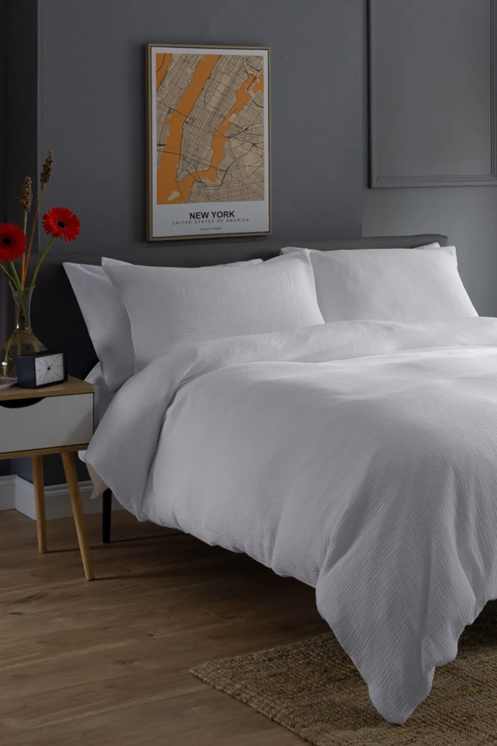 The Lyndon Company St Quentin 100% Cotton Reversible Duvet Bedlinen | Deyongs 1846 in White 2