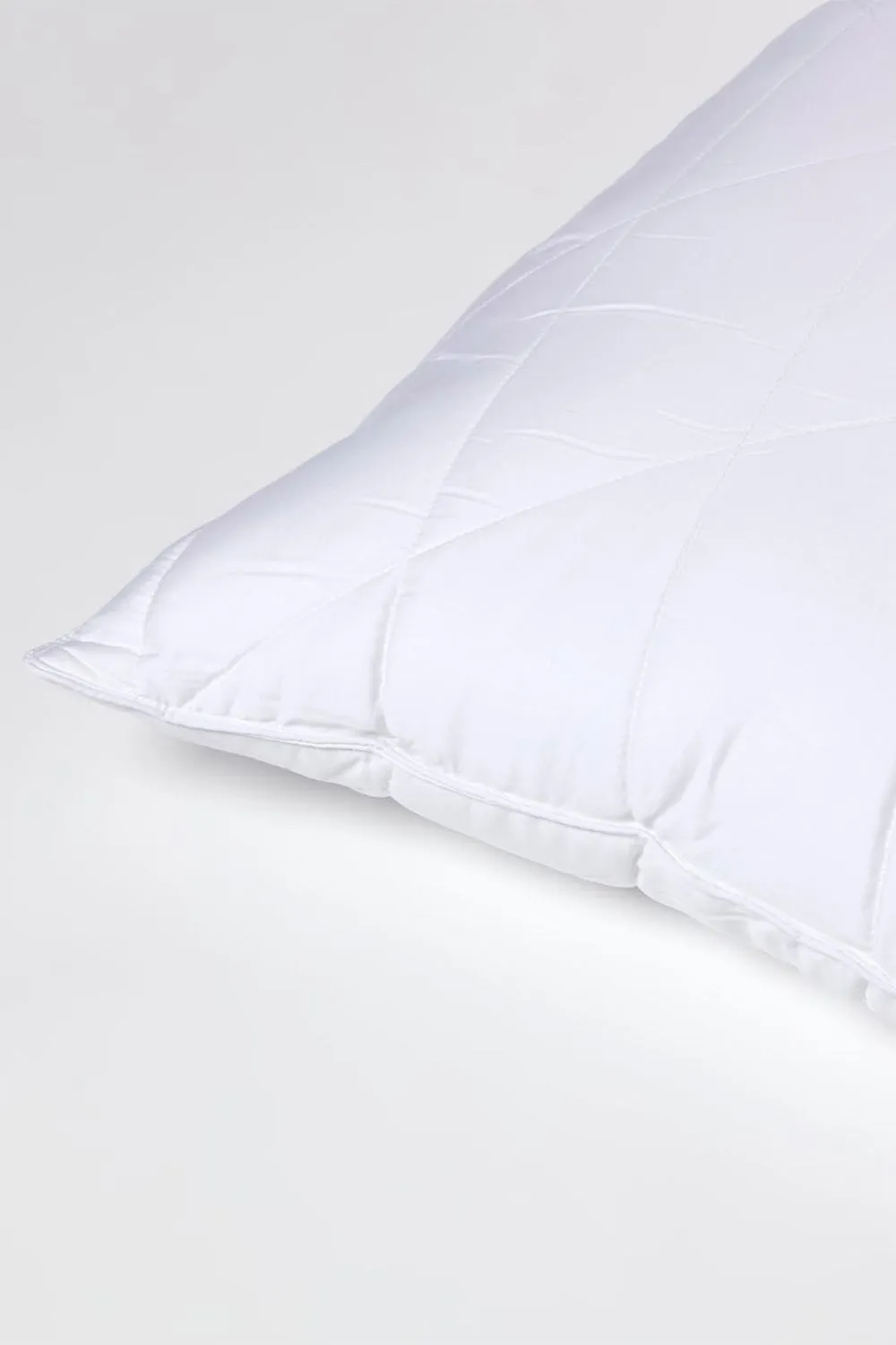 Homescapes Luxury Hypoallergenic Bamboo Pillow for Back Sleepers in White 4
