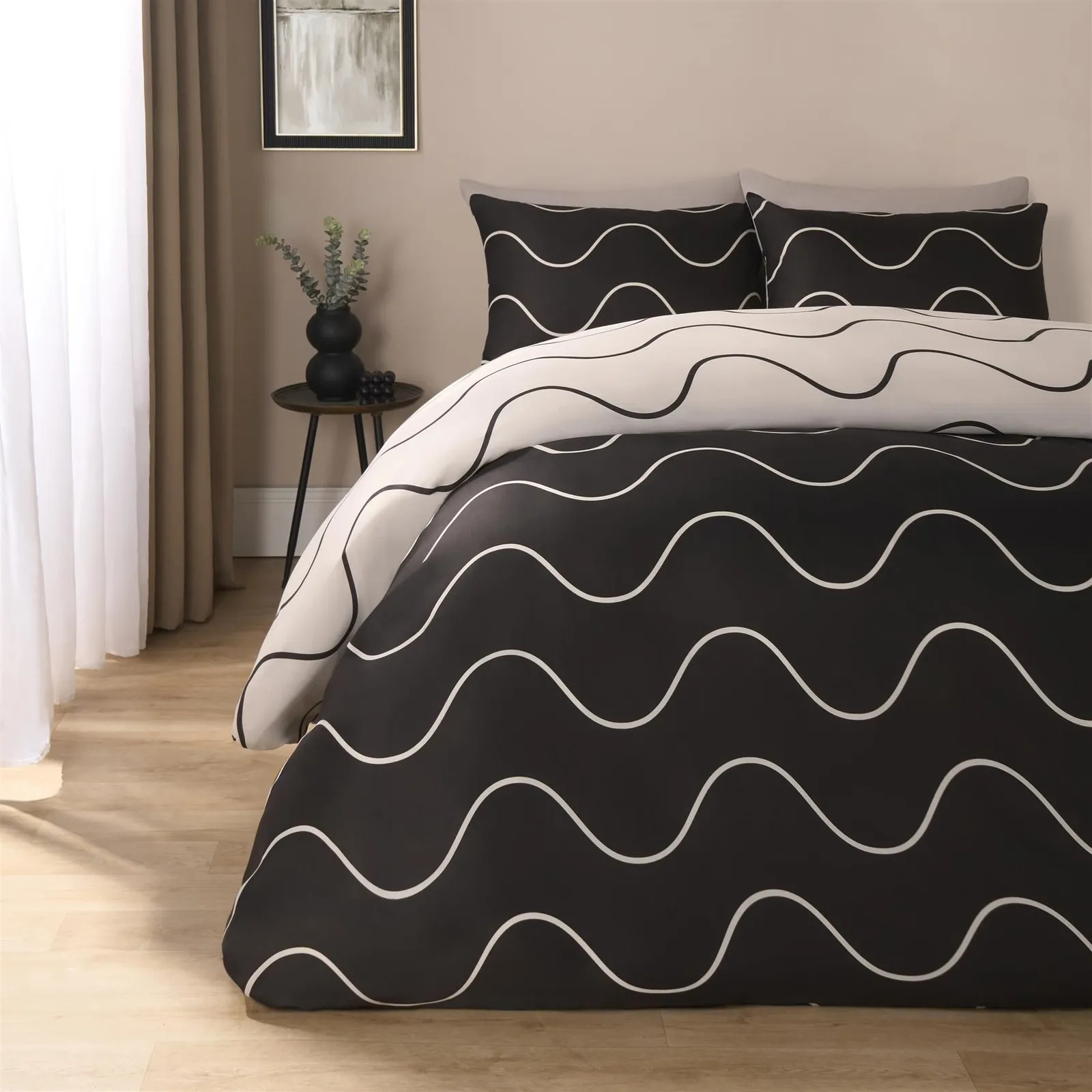 OHS Wavy Duvet Cover Bedding Set Pillowcases Reversible Quilt Soft Lines in Black