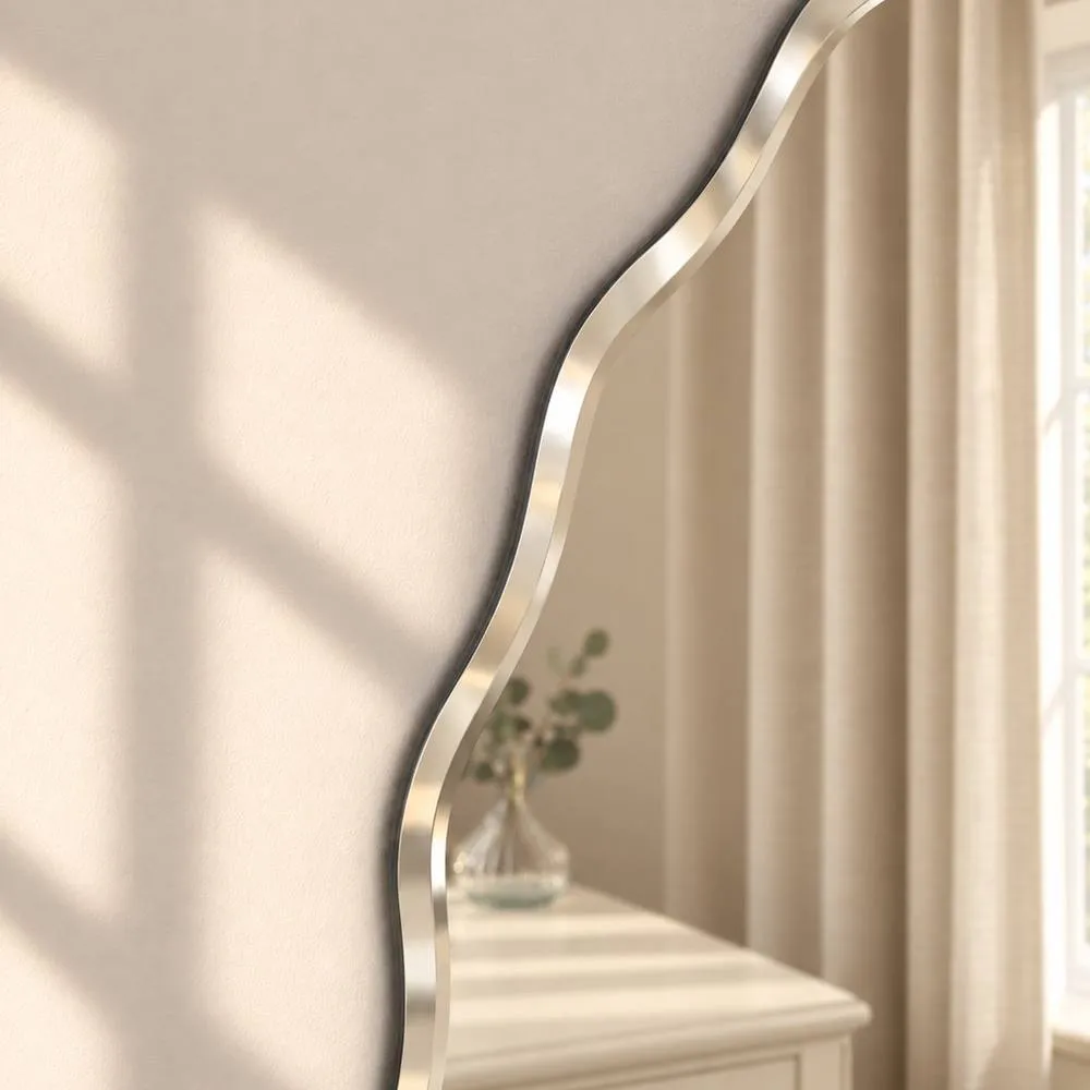 Melody Maison Frameless Scalloped Bevelled Edge Wall Mirror - 60cm X 60cm in Clear 2