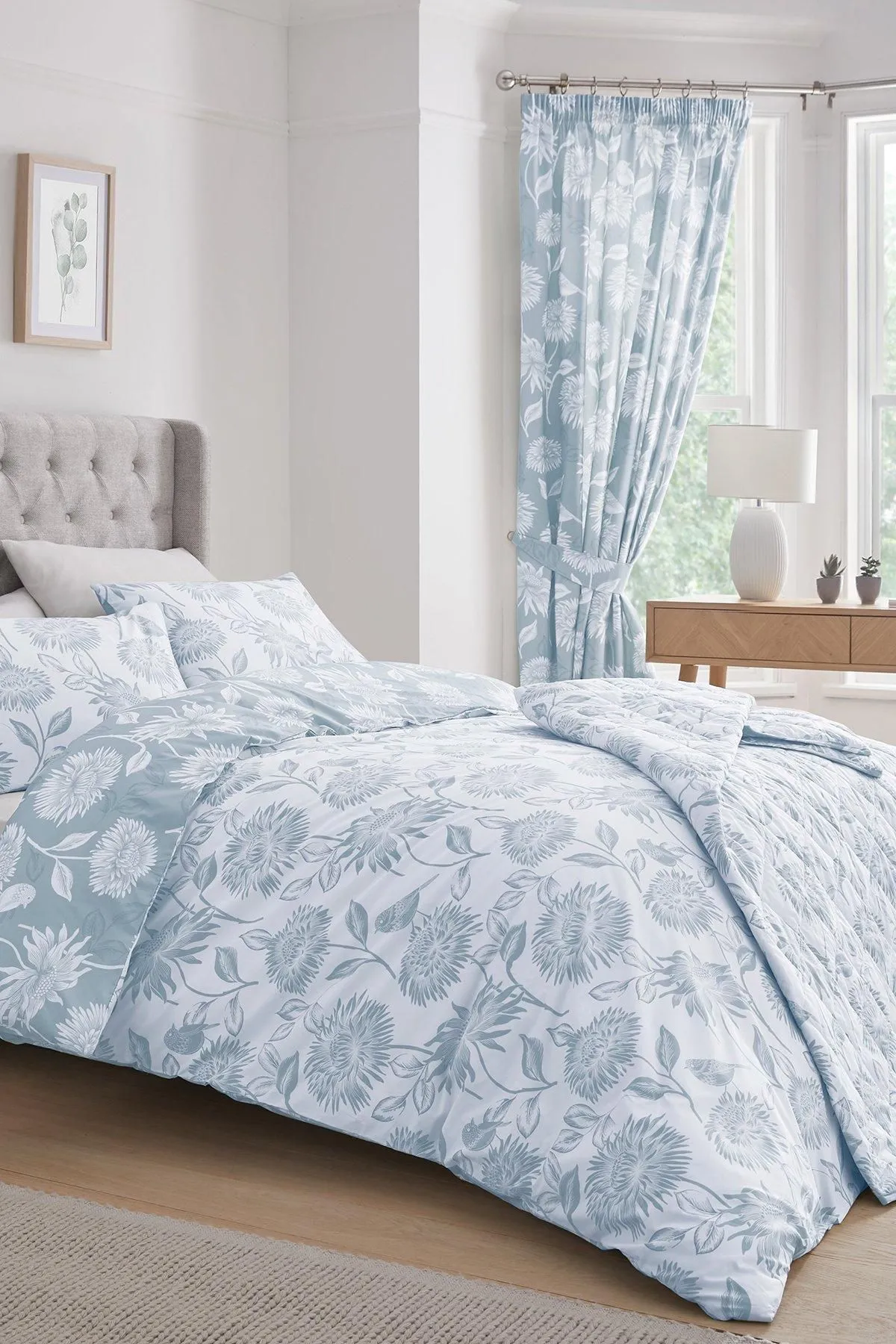 Dreams & Drapes 'Chrysanthemum' Easy Care Duvet Cover Set in Blue 4