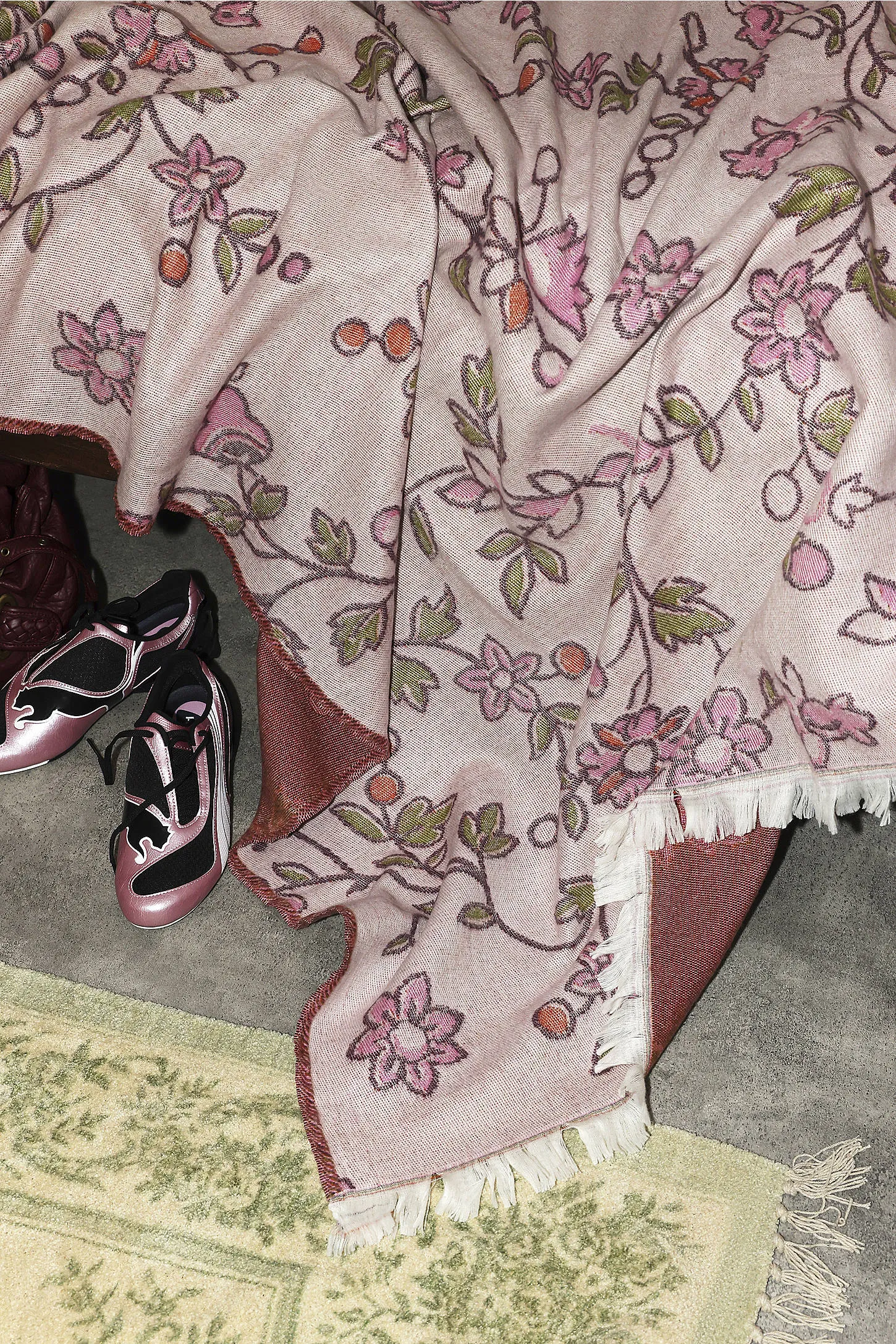 Clarissa Vine Throw - Pink 3