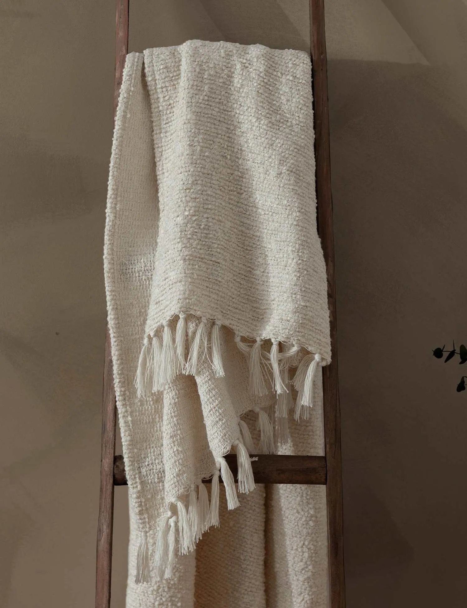 YARD Boucle Fringed Throw Ecru