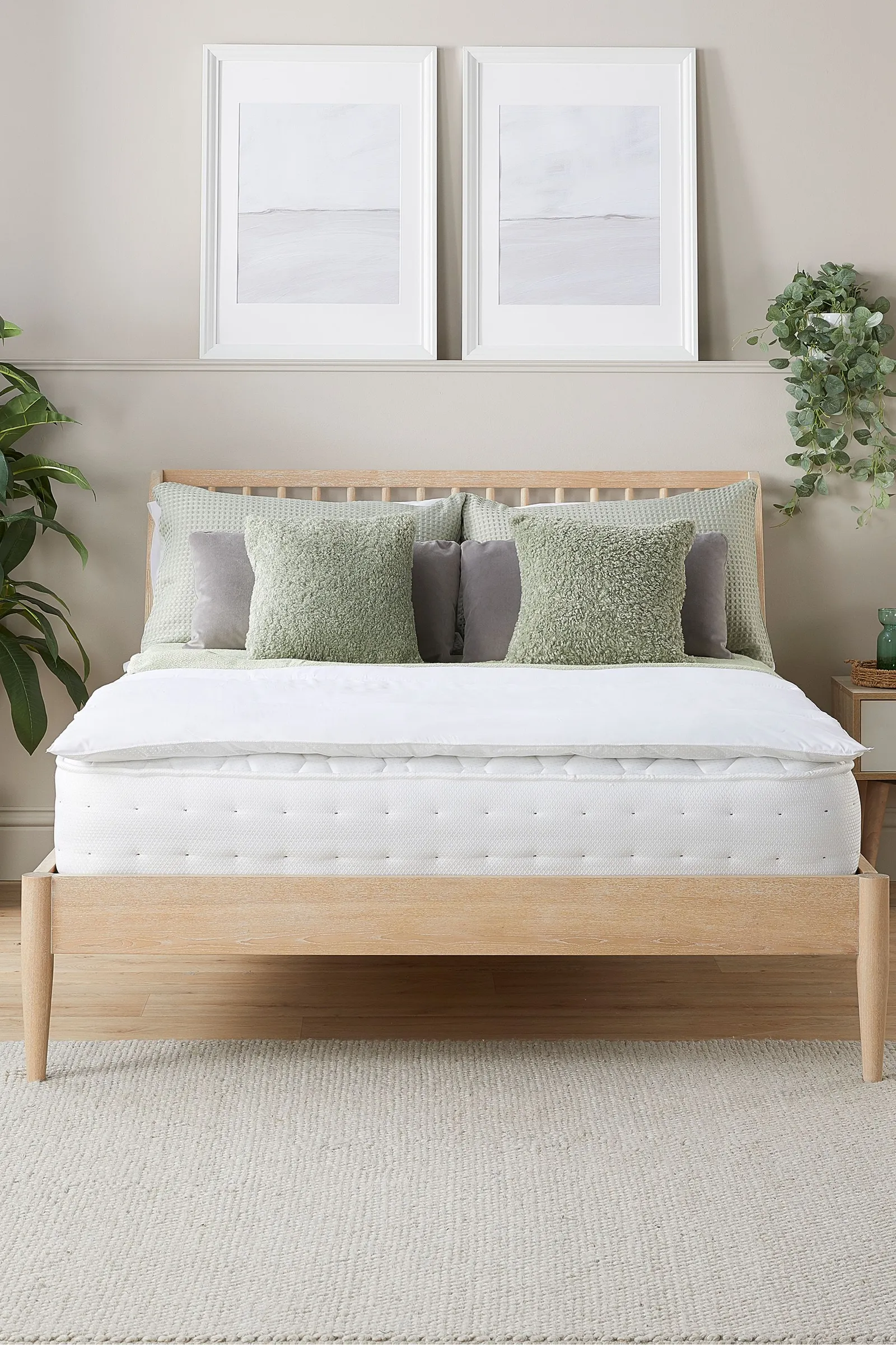 Slumberdown Sleep Soundly Anti Allergy Mattress Topper in White