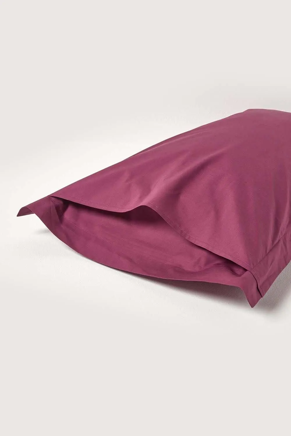 Homescapes Egyptian Cotton Oxford Pillowcase 200 TC, Standard Size in Plum 3