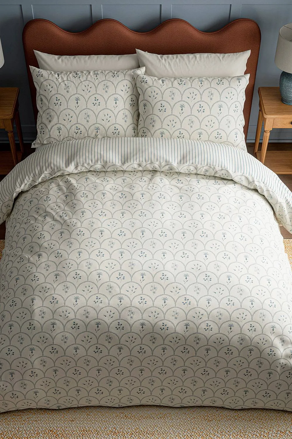 Sanderson 'Summer Scallop' Cotton Duvet Cover Set in Indigo 4