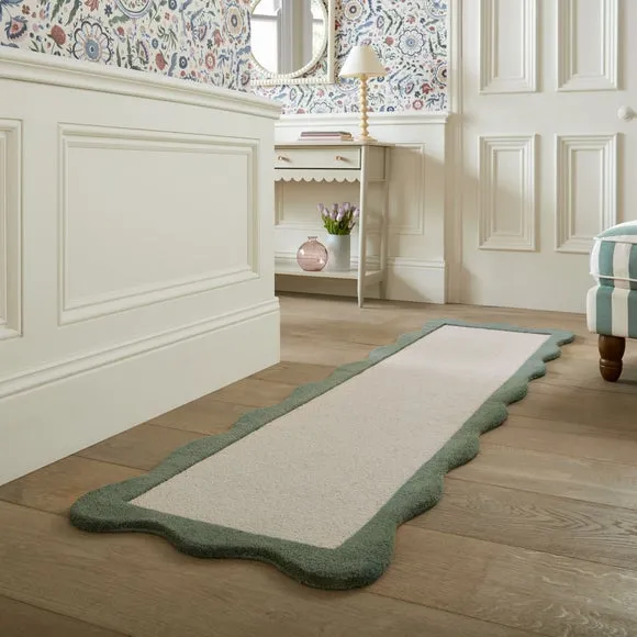 Bonnie Scallop Border Wool Runner 1
