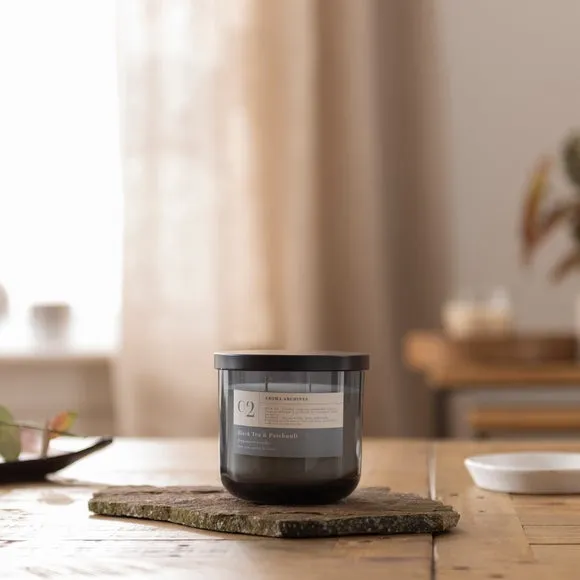 Black Tea and Patchouli Multi Wick Candle 3