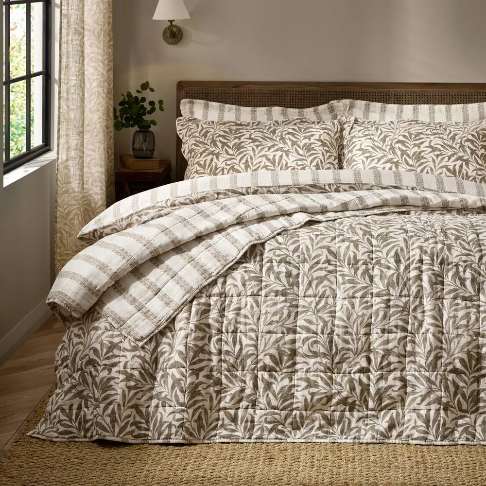 Morris & Co Willow Boughs 100% Cotton Muslin Bedspread in Beige