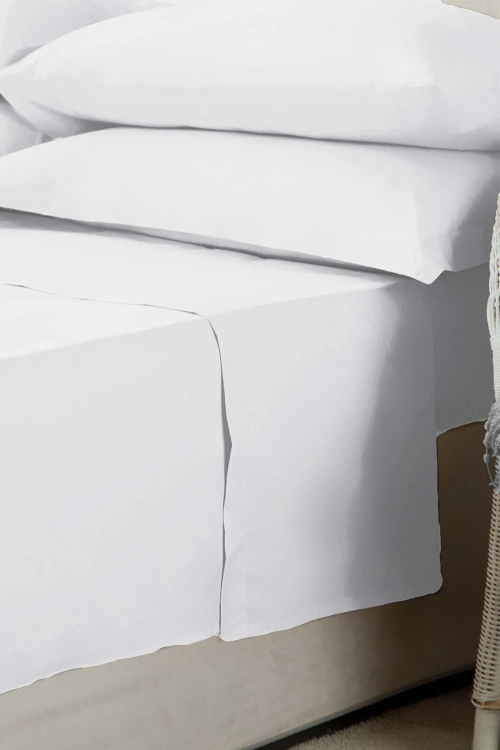 Belledorm Easy Care 200 Thread Count Cotton Polyester Percale Flat Sheet in Navy 2