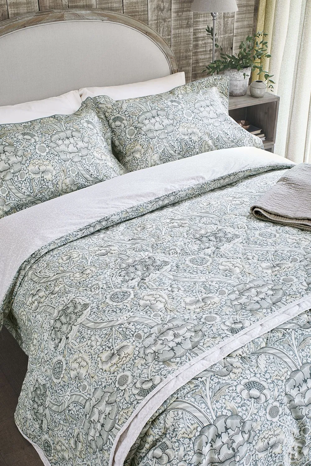 Morris & Co 'Wandle' Cotton Duvet Cover Set in Grey 2