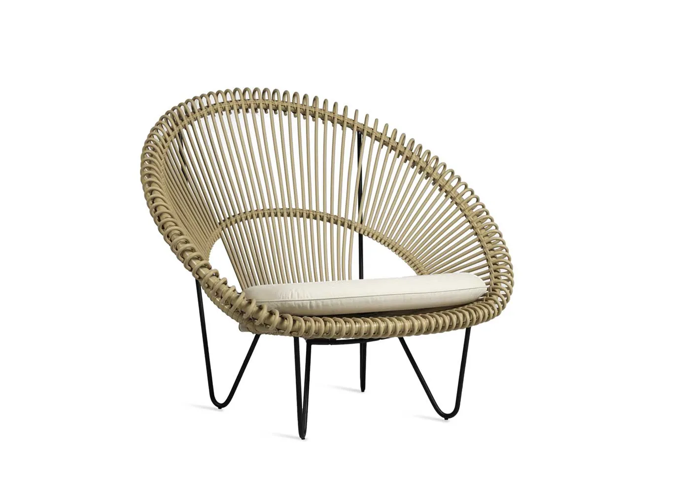 Vincent Sheppard Roy Cocoon in Camel with Natural Donau Cushion