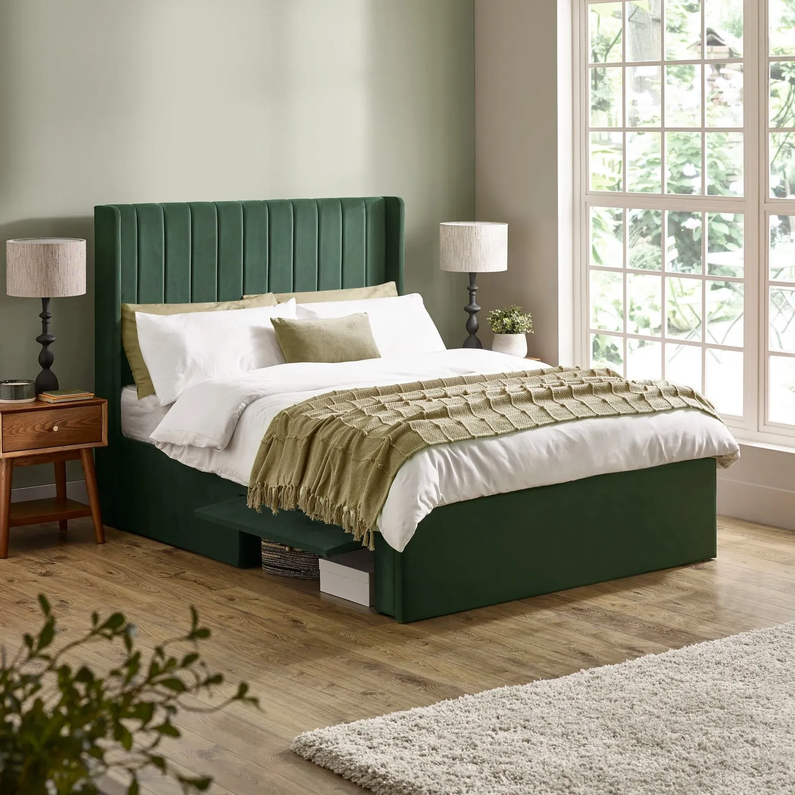 Leila - Double - Storage Bed - Green - Velvet - 4ft