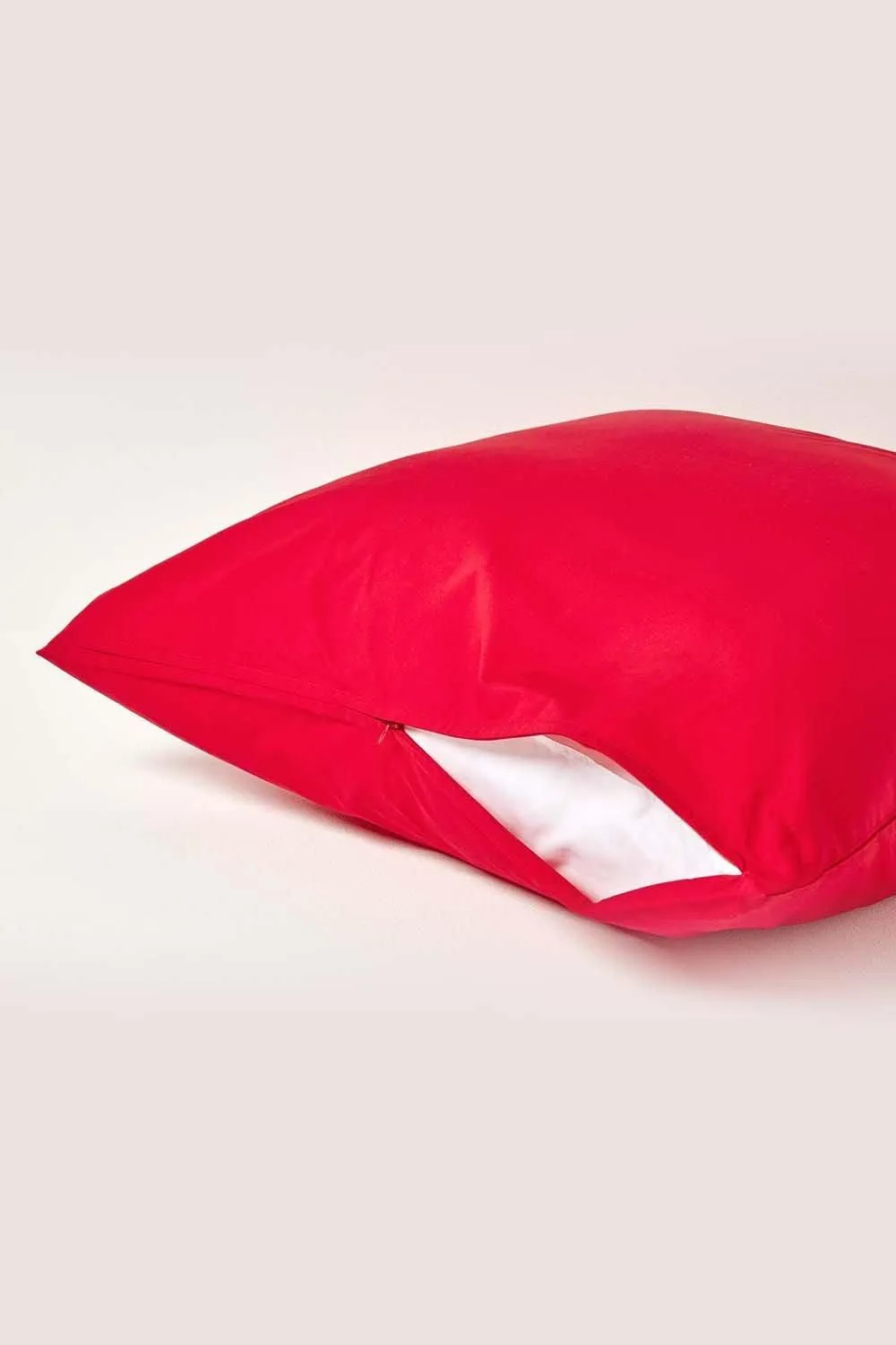 Homescapes Continental Egyptian Cotton Pillowcase 200 TC, 80 x 80 cm in Red 3