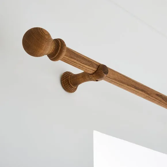 Tilton Wood Curtain Pole 1
