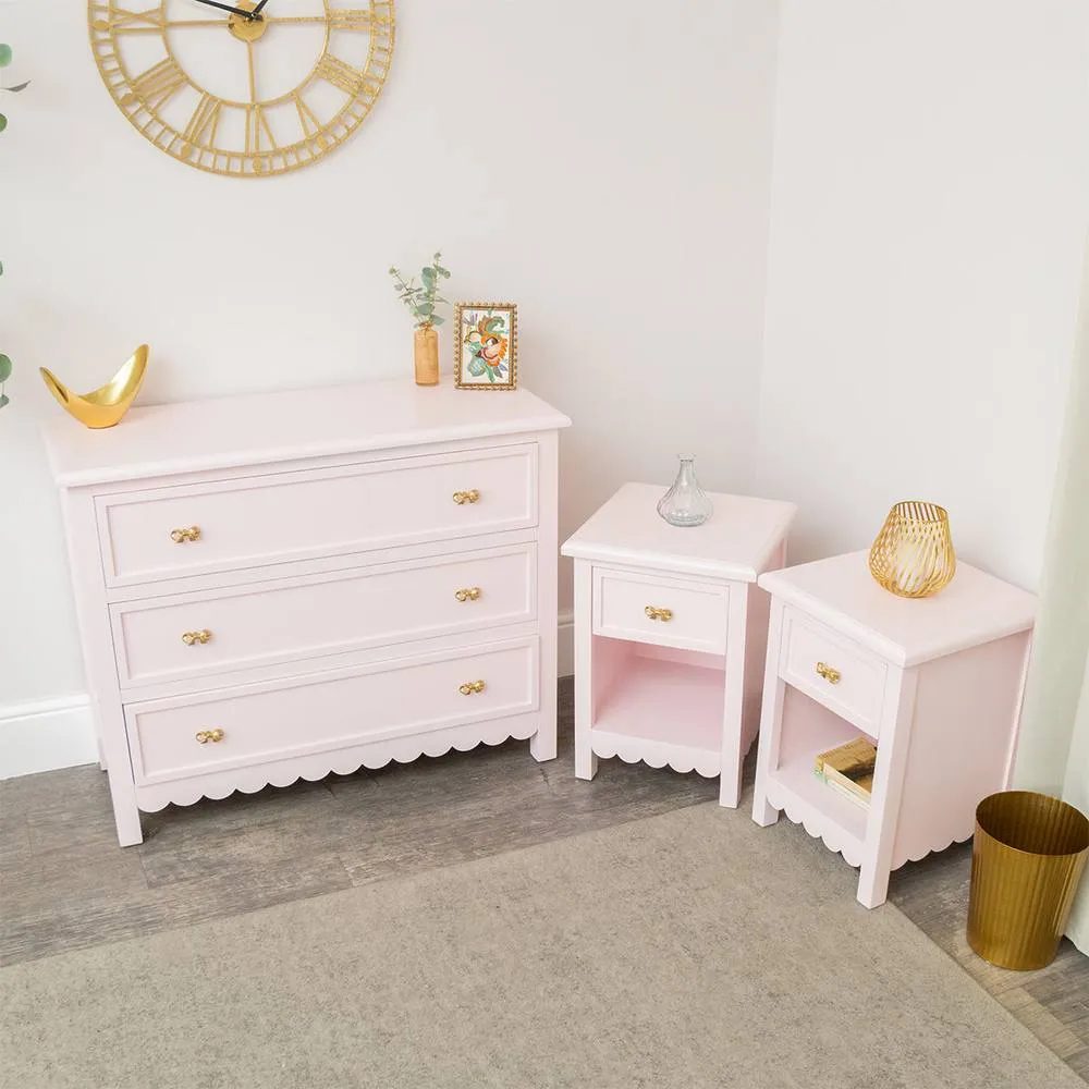 Melody Maison Chest of 3 Drawers & Pair Of Bedside Tables - Staunton Pink Range in Baby Pink 2