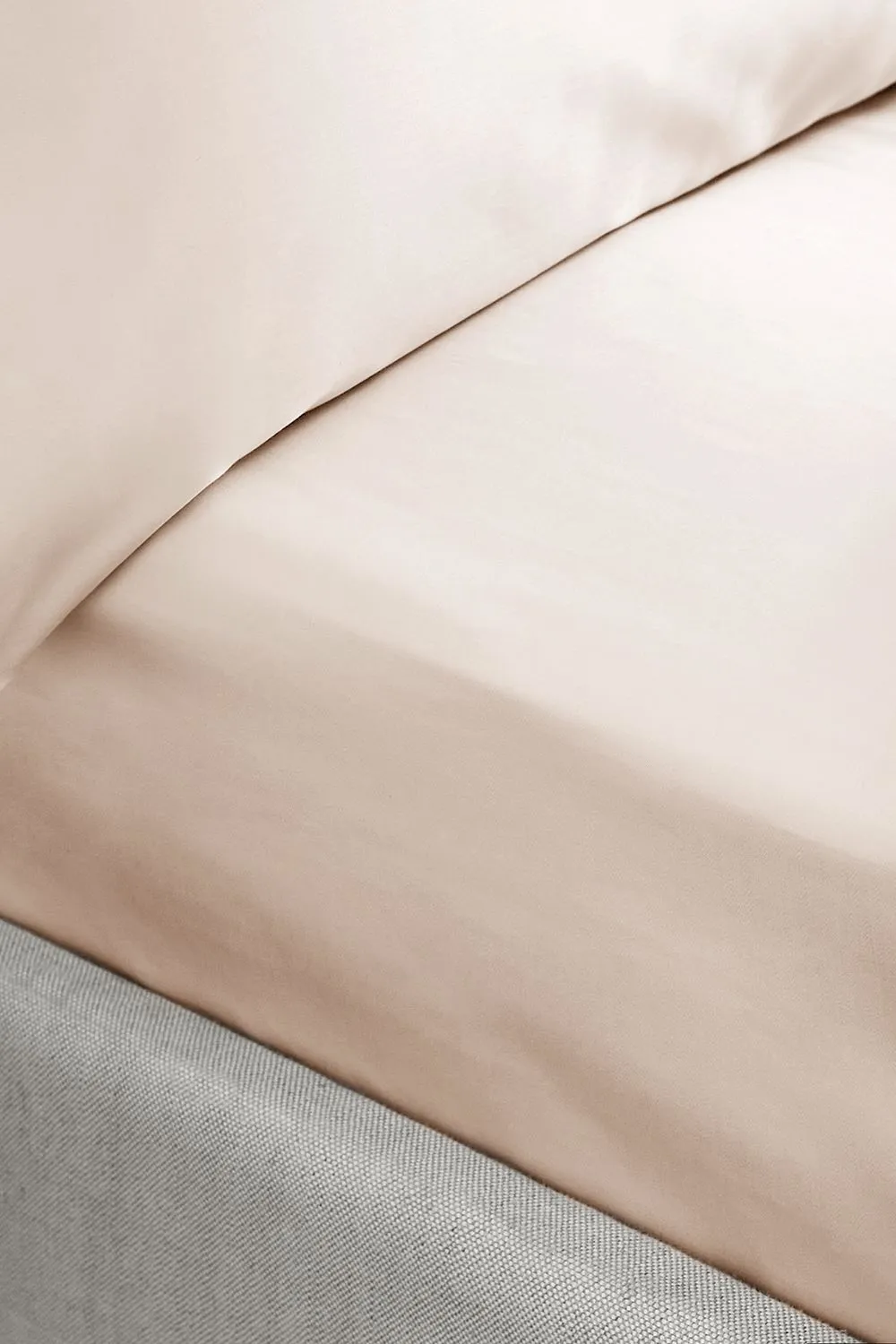 Bianca 400 Thread Count Cotton Sateen 36cm Depth Sheet in Natural 1