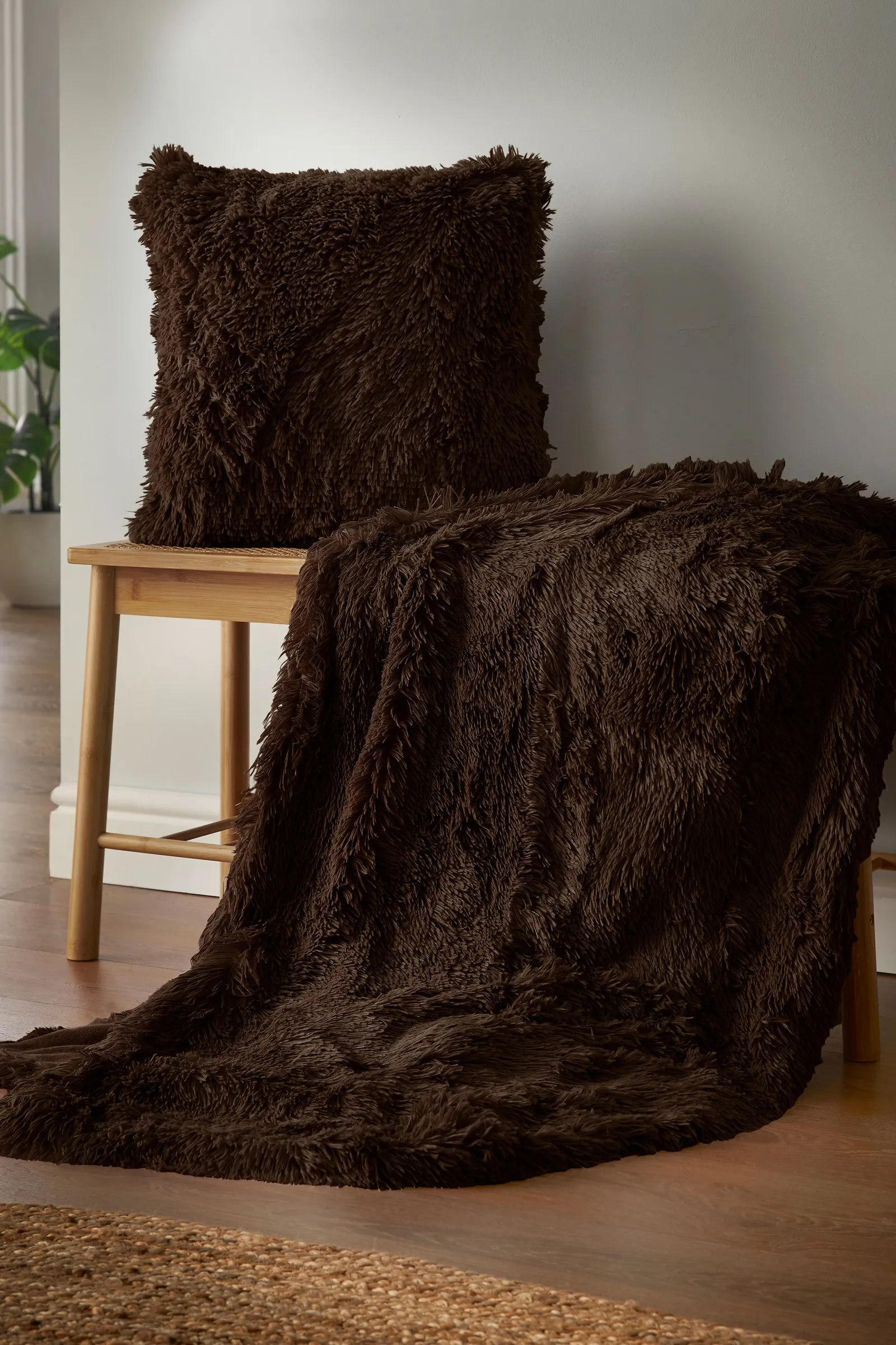 Catherine Lansfield 'Cuddly' Faux Fur Cushion in Chocolate 3