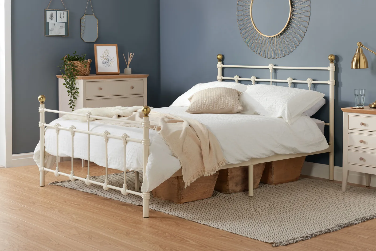 Birlea Atlas Bed in Cream 1
