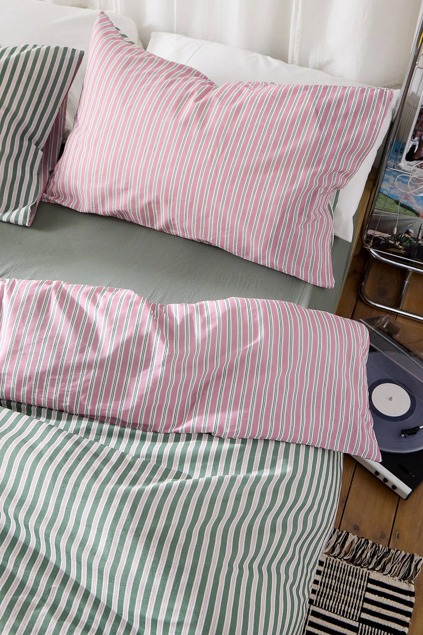 Pink & Green Stripe Reversible Duvet Set - Green 3