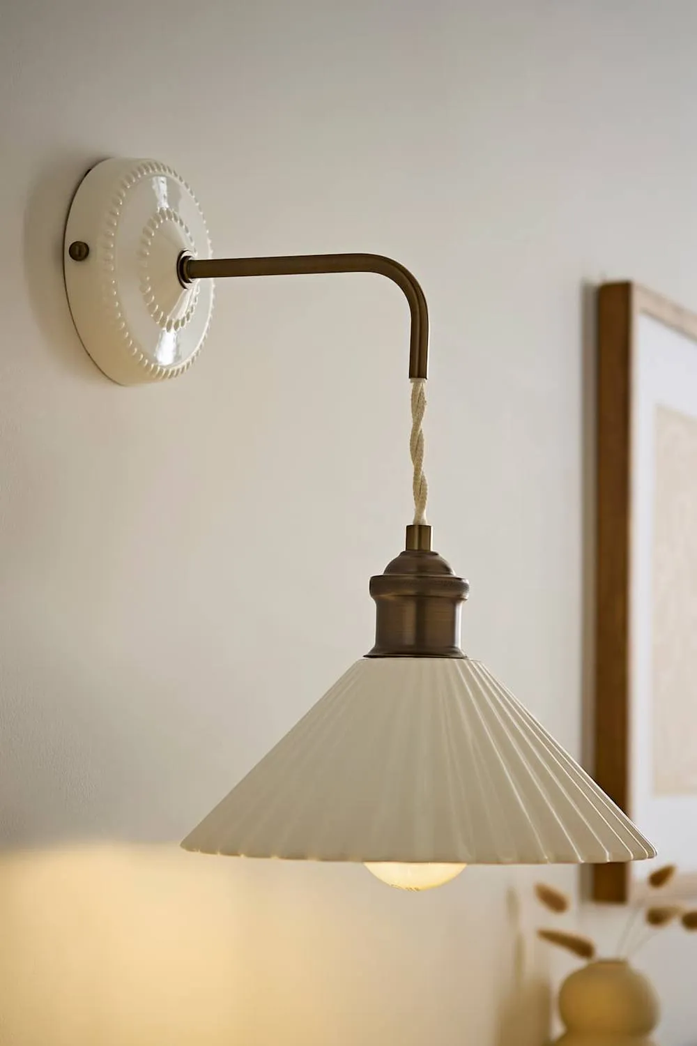 ValueLights Burford White Ceramic Ribbed Adjustable Drop Wall Light in Cream