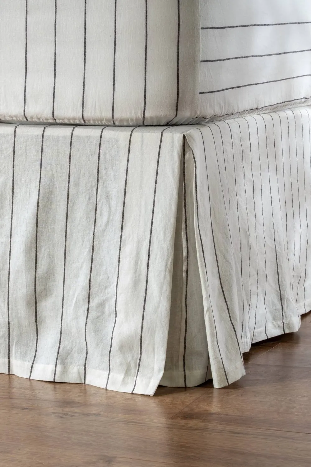 Soak&Sleep Pinstripe Linen/Cotton Bed Valance in White