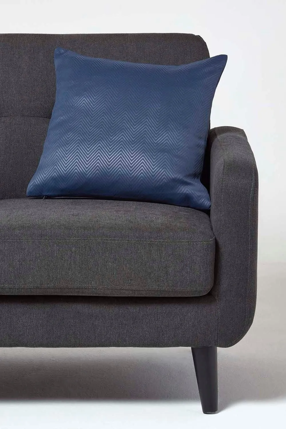 Homescapes Herringbone Cushion Cover in Navy 2