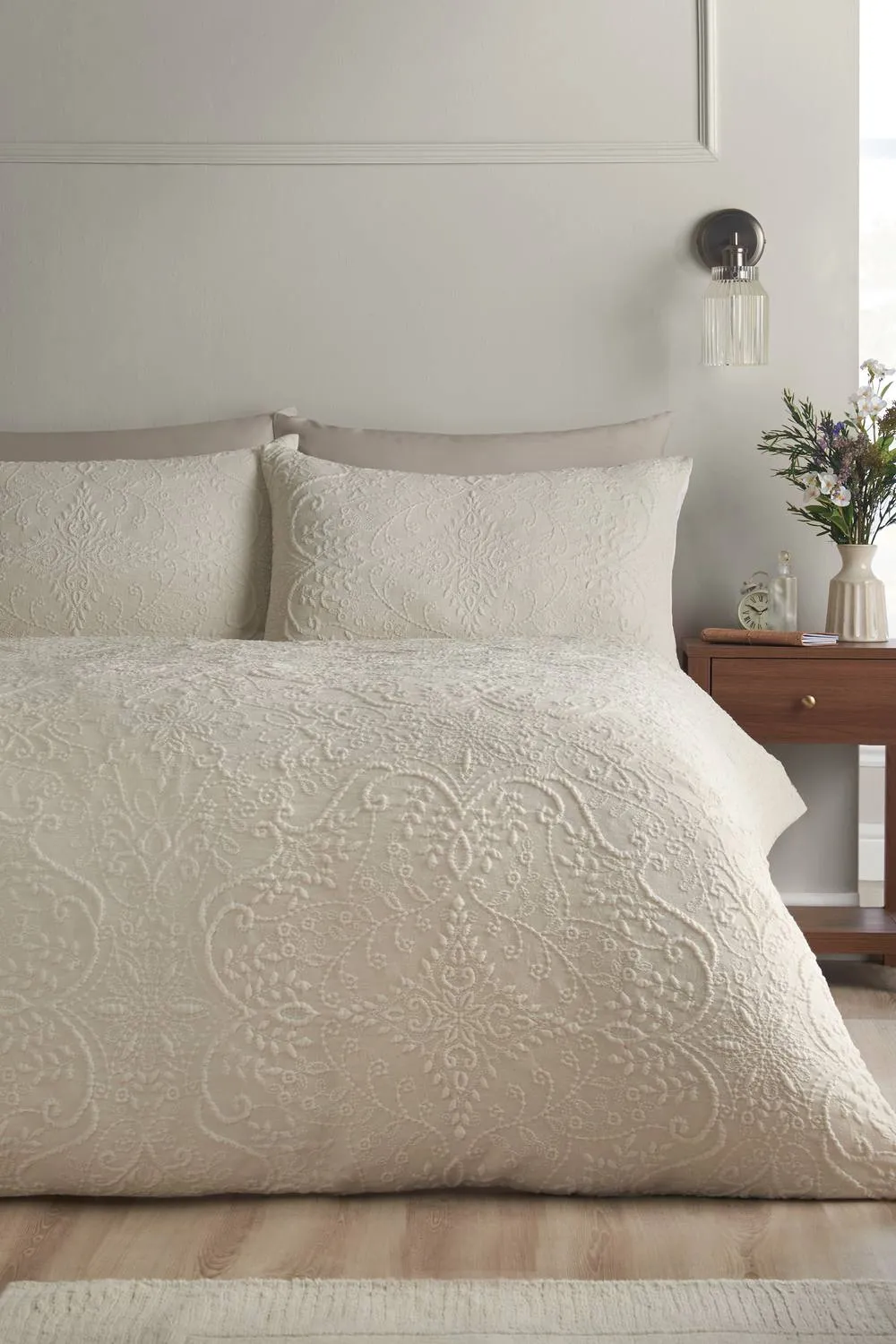 Catherine Lansfield 'Amelia Jacquard' Duvet Cover Set in Cream 1